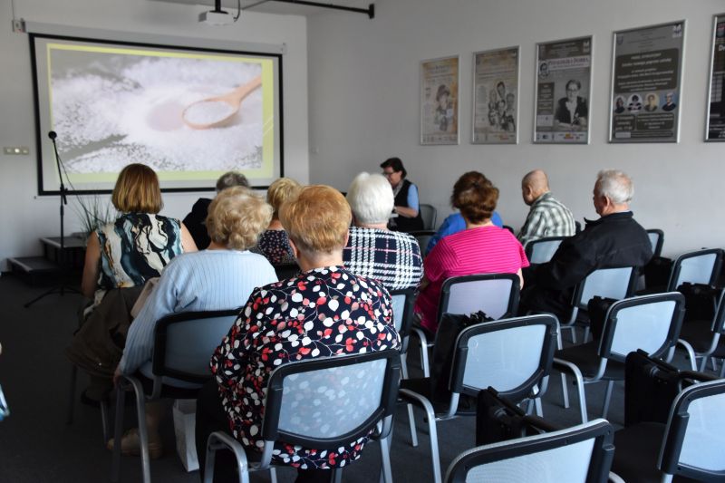 Wykład pt. „Historia soli i cukru” w ramach Stowarzyszenia Powiatowy Uniwersytet Otwarty, 07.05.2024.