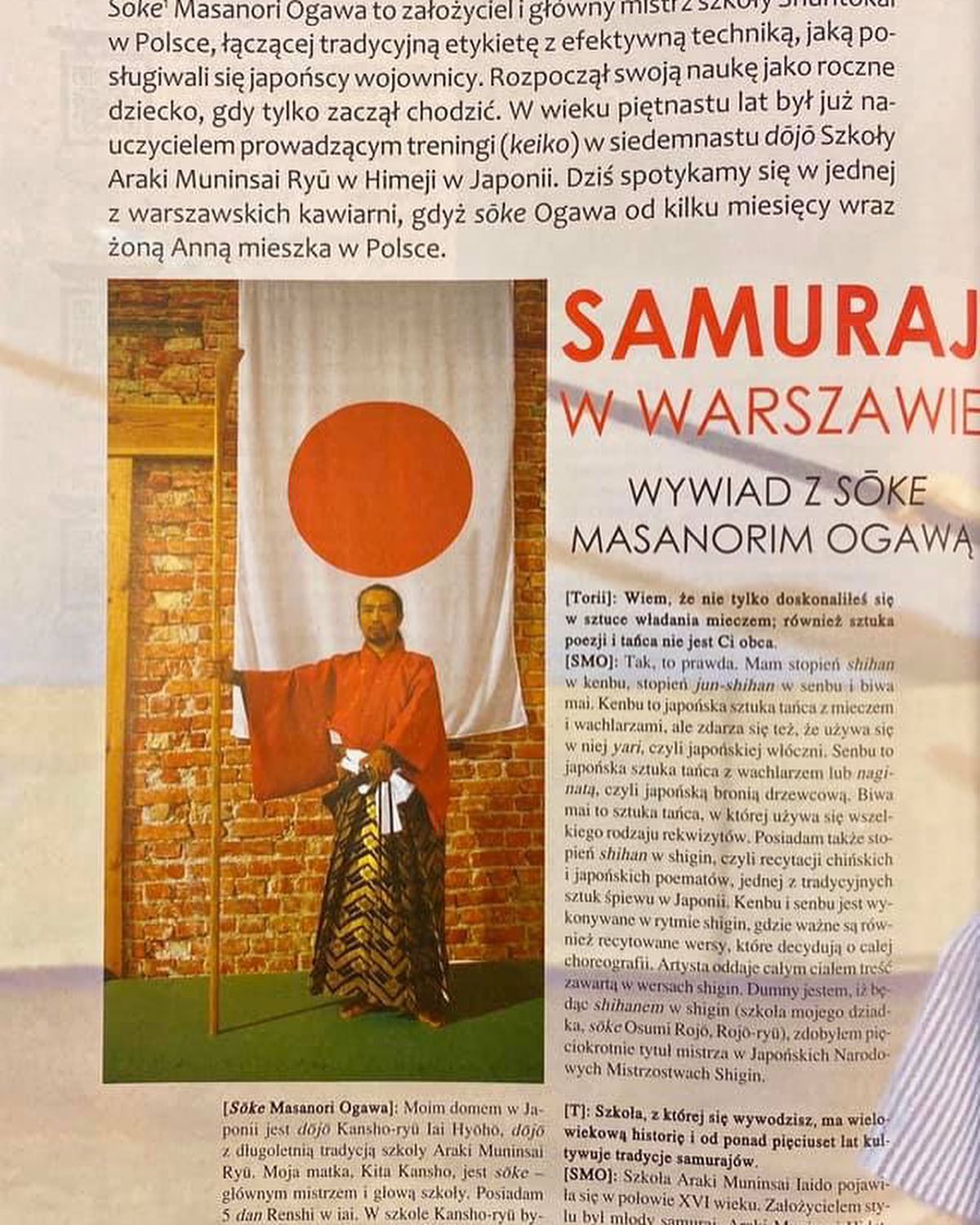 artykuł prasowy na temat gościa specjalnego samuraja Masanori Ogawa, który wystąpił w Powiatowej Bibliotece Publicznej w Wołominie