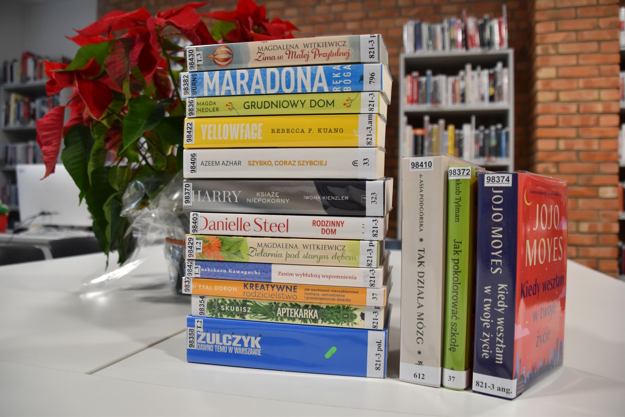 Zapraszamy po świeże NOWOŚCI w naszej bibliotece. U nas znajdziecie wspaniałe nowości na początek Nowego Roku 2024.